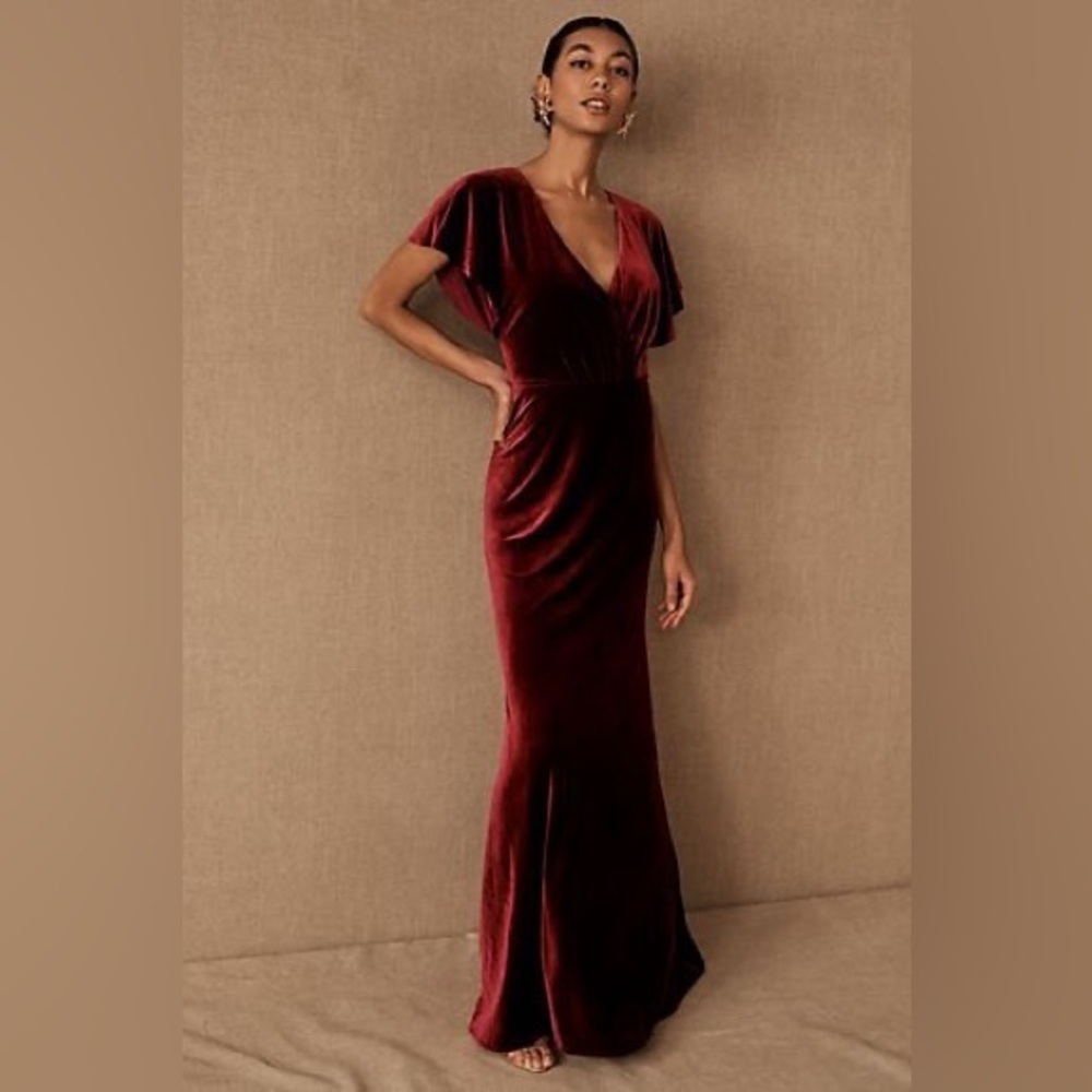 Jenny Yoo Ellis Flutter-Sleeve Open-Back Stretch Velvet
Gown Size 12 Dark Berry